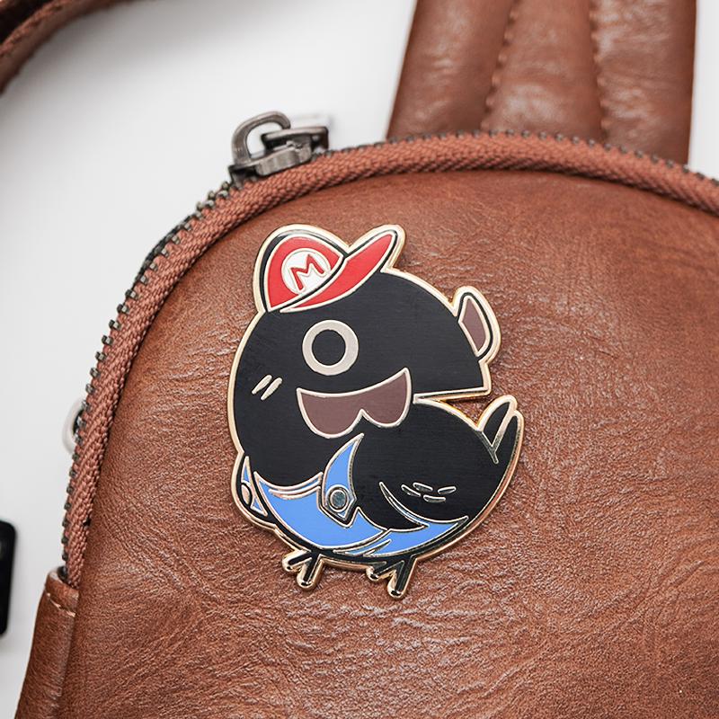 Super Mario Crow Gold Enamel Pin